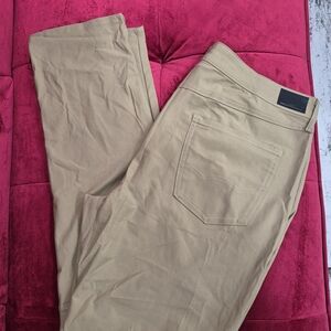 American Eagle Outfitters Slim Men Jeans in Tan